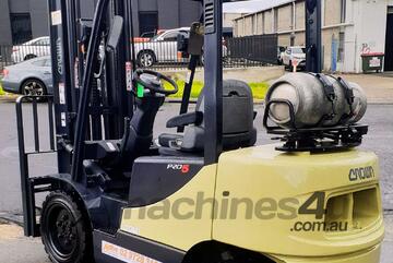 ACTIVE FORKLIFTS - Crown 3.3 Ton LPG Forklift | 6.1m Lift Height | Side Shift Attachment inc. ACTIVE FORKLIFTS - Crown 3.3 Ton LPG Forklift | 6.1m Lift Height | Side Shift Attachment inc.