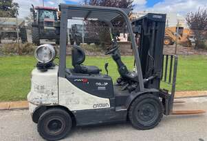 Forklift Crown CG2.5 2.5 Tonne Gas Container Mast Side Shift 2011. 3 stage container mast. Fork posi