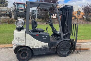 Forklift Crown CG2.5 2.5 Tonne Gas Container Mast Side Shift 2011. 3 stage container mast. Fork posi