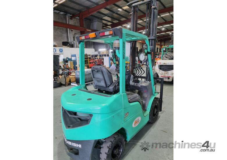 caption Mitsubishi Grendia FD25 Diesel Forklift