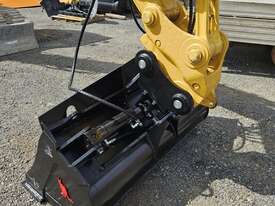 8 tonne excavator - picture2' - Click to enlarge