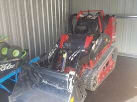 TORO TX1000 TRACK LOADER - picture0' - Click to enlarge