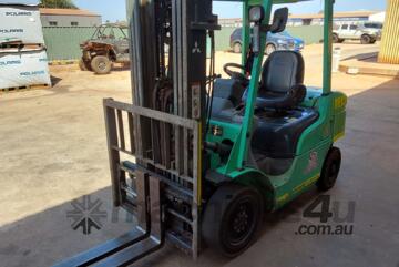 LIFT EQUIPT - 2.5T Mitsubishi Diesel Forklift w/ Container Mast, Side Shift, Fork Positioning, Scale