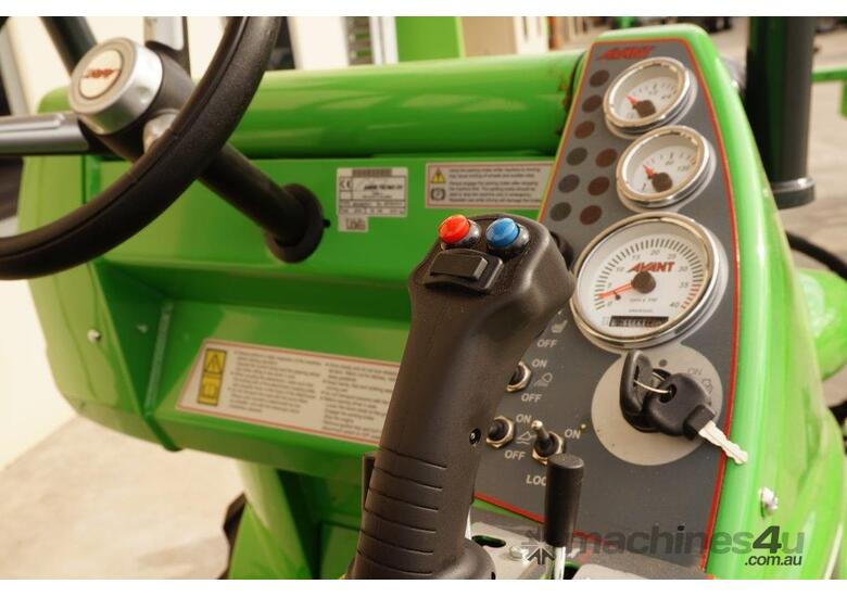 Avant 635 Mini Loader Builder Package