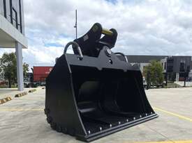 Heavy Duty Tilting Bucket: 4T-6T - picture1' - Click to enlarge