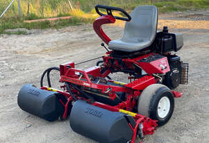 Turf Equipment Greensmaster 3000 TORO GREENSMASTER 3250D Exclusive