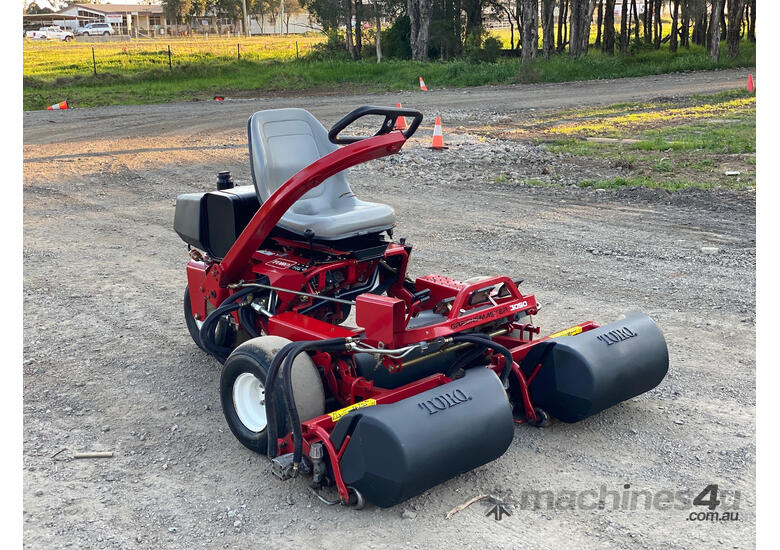 caption Toro Greensmaster 3050 Golf Greens mower Lawn Equipment