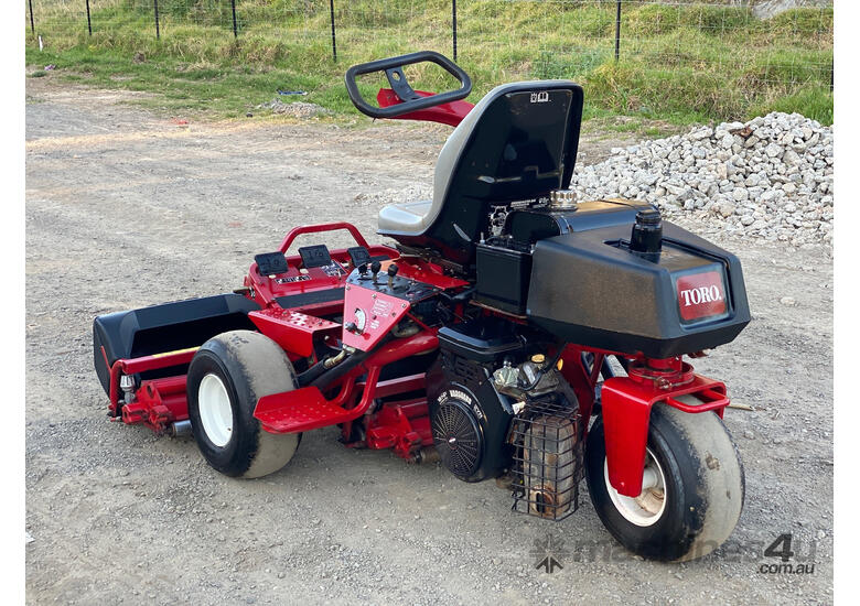 caption Toro Greensmaster 3050 Golf Greens mower Lawn Equipment