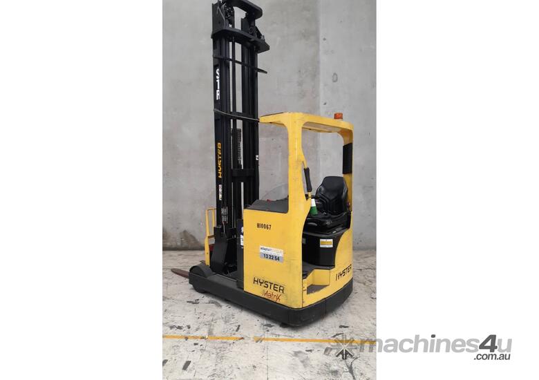 caption Hyster R1.6H Reach Stacker