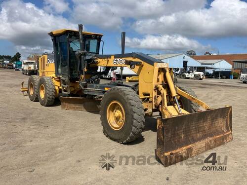 2011 John Deere 670 G Articulated Motor Grader