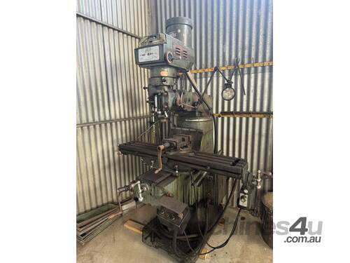 TURRET MILLING MACHINE