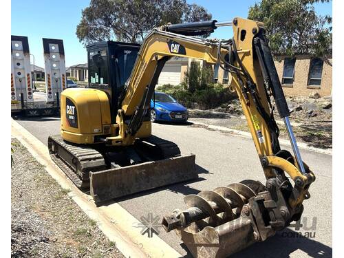 caption CATERPILLAR 305E2 EXCAVATOR