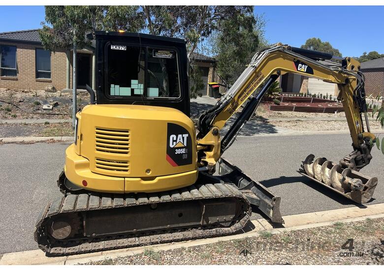 caption CATERPILLAR 305E2 EXCAVATOR