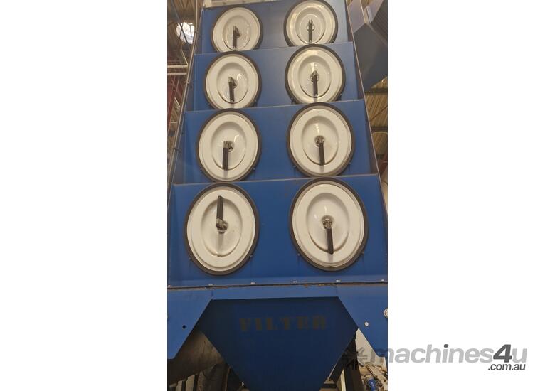 caption Donaldson Torit 8 cylinder Dust Collector