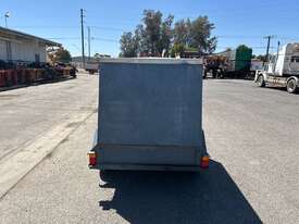 Custom Single Axle Enclosed Trailer - picture1' - Click to enlarge