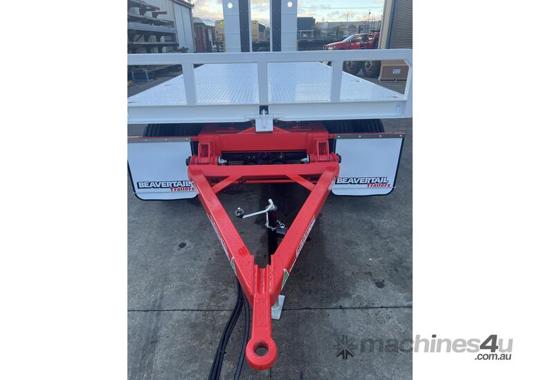 2025 BEAVERTAIL 3 AXLE DOG TRAILER