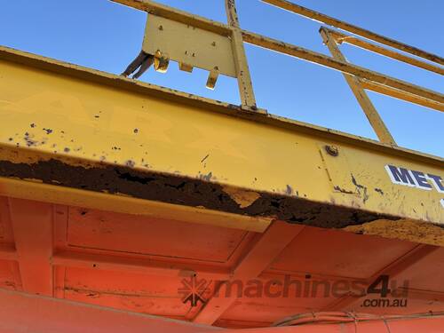 caption 1998 Snorkel SLH3284HD Scissor Lift