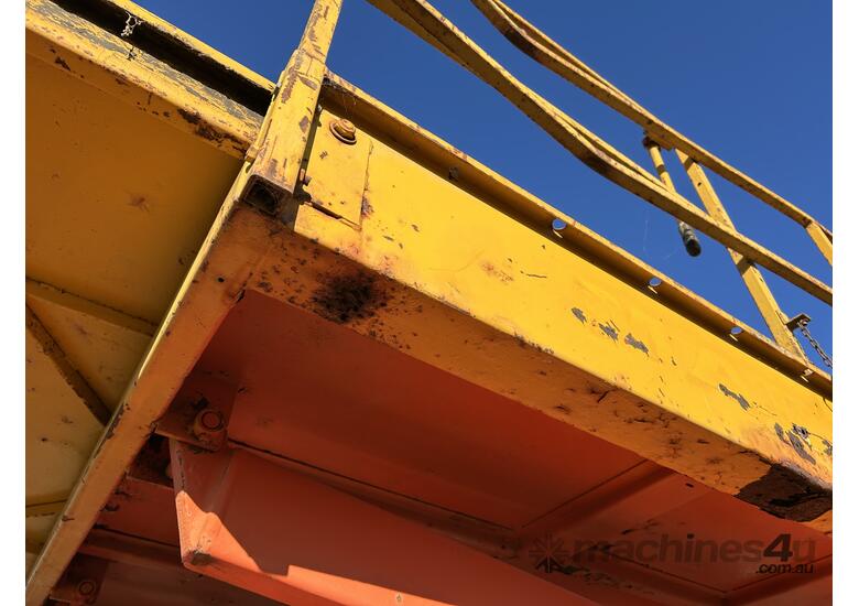 caption 1998 Snorkel SLH3284HD Scissor Lift