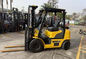 2.5 Tonne Hyundai Forklift For Sale
