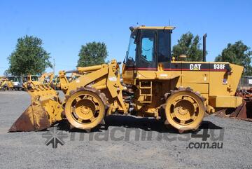 Caterpillar 1995   938F