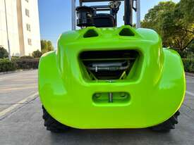 2025 ZOOMLION Rough Terrain Forklift SD35  - picture0' - Click to enlarge