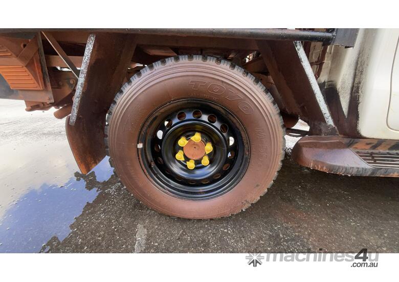 caption 2019 Toyota Hilux SR Diesel