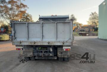2010 Mitsubishi Fuso Fighter 600 4x2 Tipper