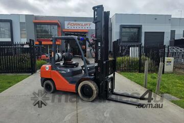 Toyota 3.5T Forklift (Unit#:U942)