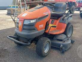 Husqvarna YTH2754 Twin - picture1' - Click to enlarge
