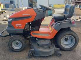 Husqvarna YTH2754 Twin - picture2' - Click to enlarge