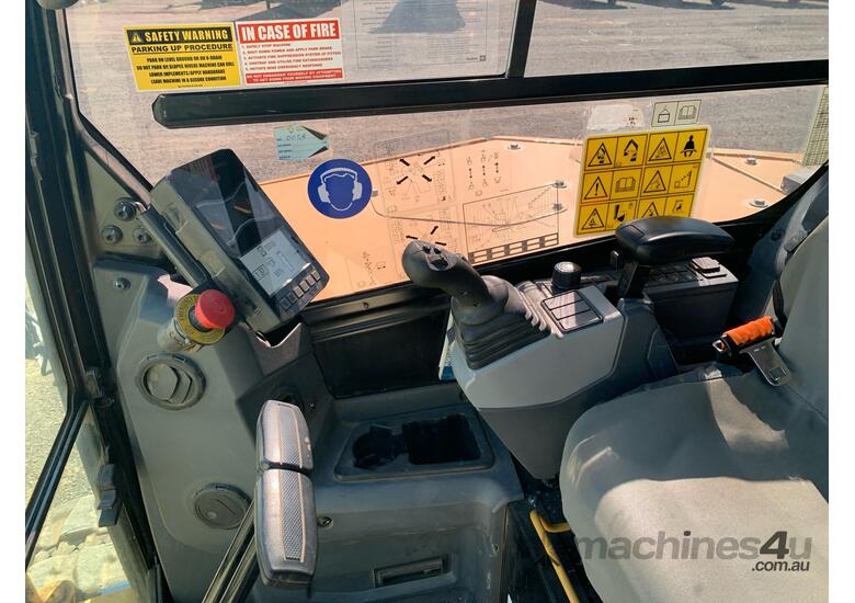 2022 Caterpillar 305CR Excavator (Rubber Tracked)