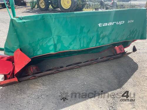 KVERNELAND TAARUP 2424 MOWER.