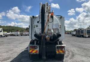 2010 Mitsubishi FS500 Vacuum Truck