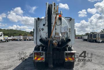2010 Mitsubishi FS500 Vacuum Truck