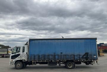 2011 Mitsubishi Fuso Fighter 1024 Curtainsider