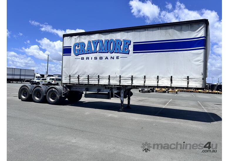 2018 Vawdrey VB S3 Tri-Axle Curtainsider