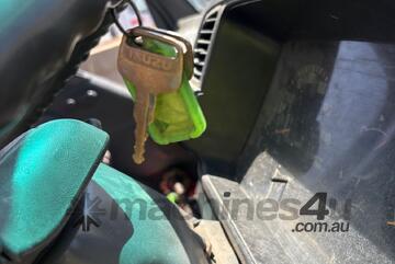 Isuzu 2002   NPR 200 Pantech