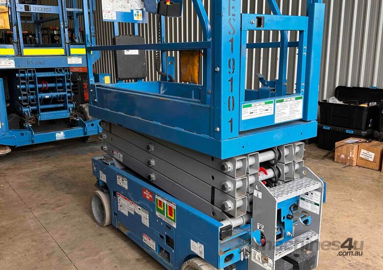 2018 Genie GS1932 - 19ft Electric Scissor Lift image 3