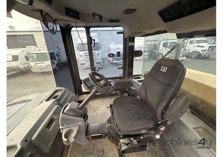 2013 Caterpillar CW34 Pneumatic Roller