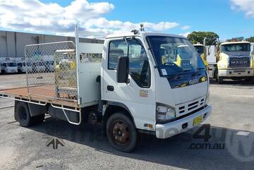 Isuzu   NPR250