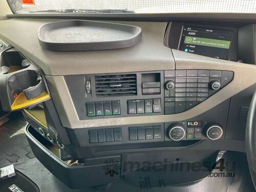 2018 Volvo FH16 Prime Mover Sleeper Cab