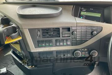 2018 Volvo FH16 Prime Mover Sleeper Cab