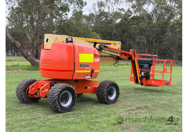 JLG 450AJ Boom Lift Access & Height Safety