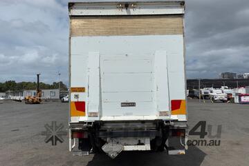 2006 Isuzu FVR 950 Long Curtainsider