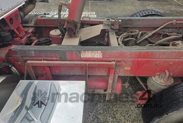 2010 Kenworth T908 6x4 Tipper w/2011 Jamieson Boomer Tri Axle Dog Tipper