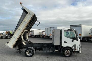 2017 Hino 300 616 Tipper Day Cab