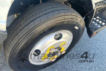 2018 Hino 300 616 Crew Cab Table Top