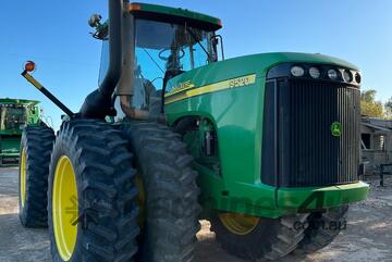 John Deere   9520