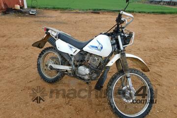 Suzuki   DR200 Motorbike