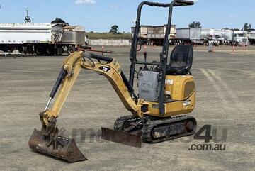 2018 CAT 300.9D EXCAVATOR & BUCKETS